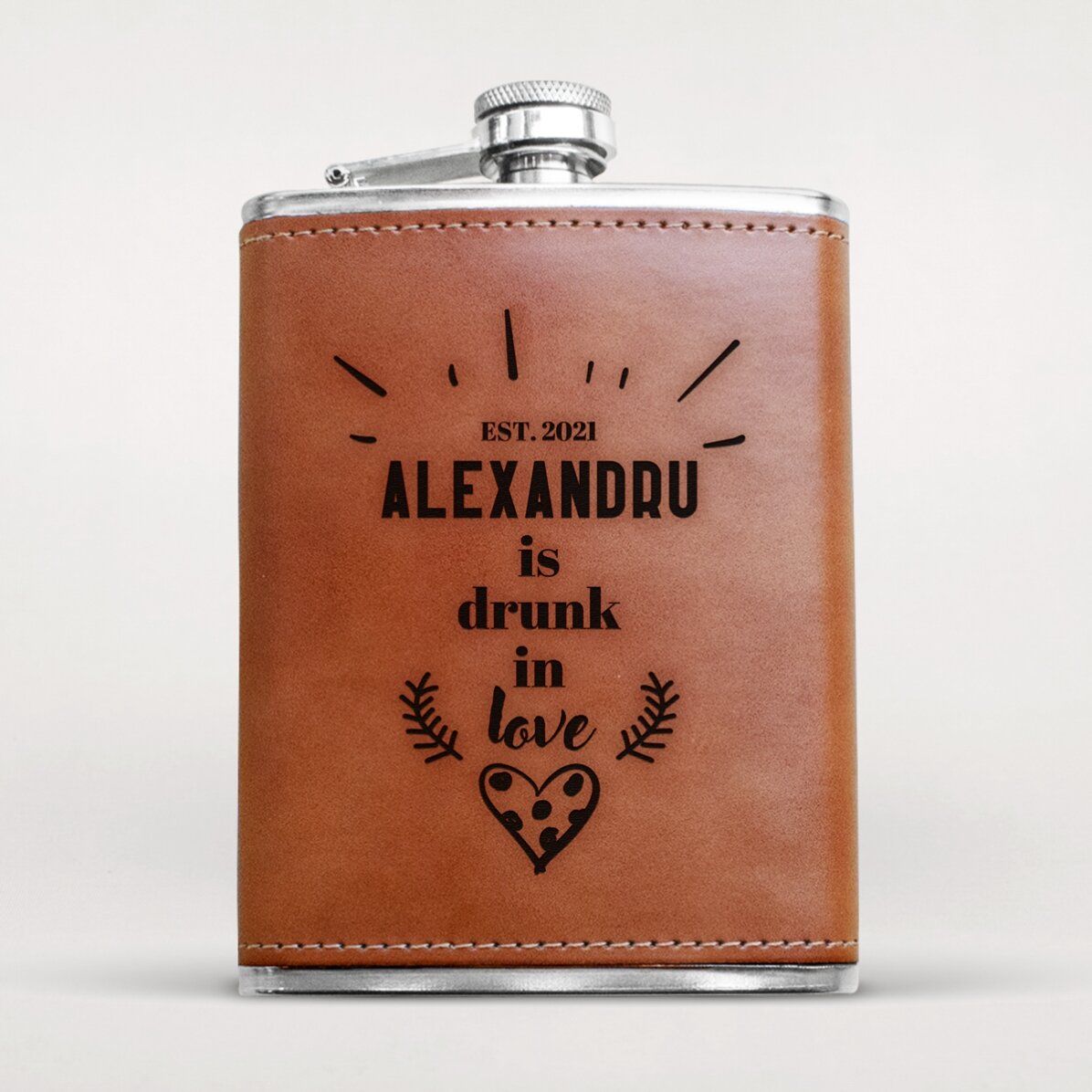 Sticlă de buzunar personalizată îmbrăcată în piele - Drunk in love