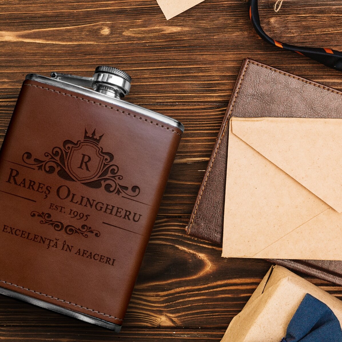 Sticlă de buzunar personalizată îmbrăcată în piele - Excellence