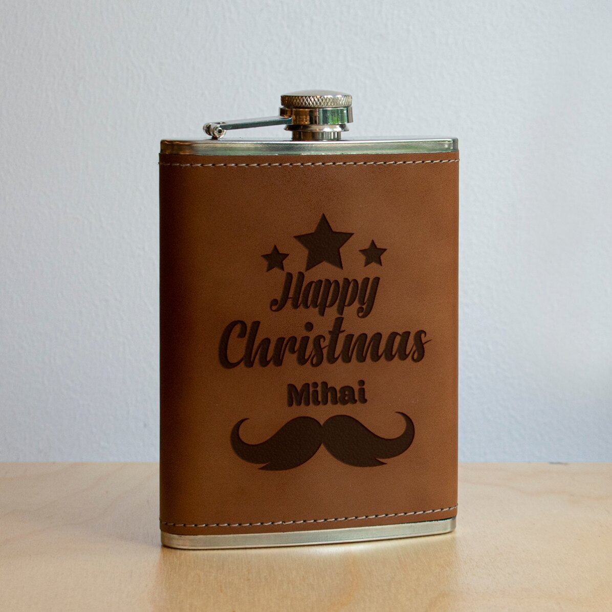 Sticlă de buzunar personalizată îmbrăcată în piele - Happy Christmas