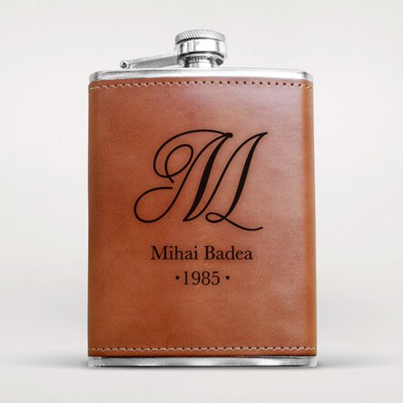 Sticlă de buzunar personalizată îmbrăcată în piele - Inițială și nume