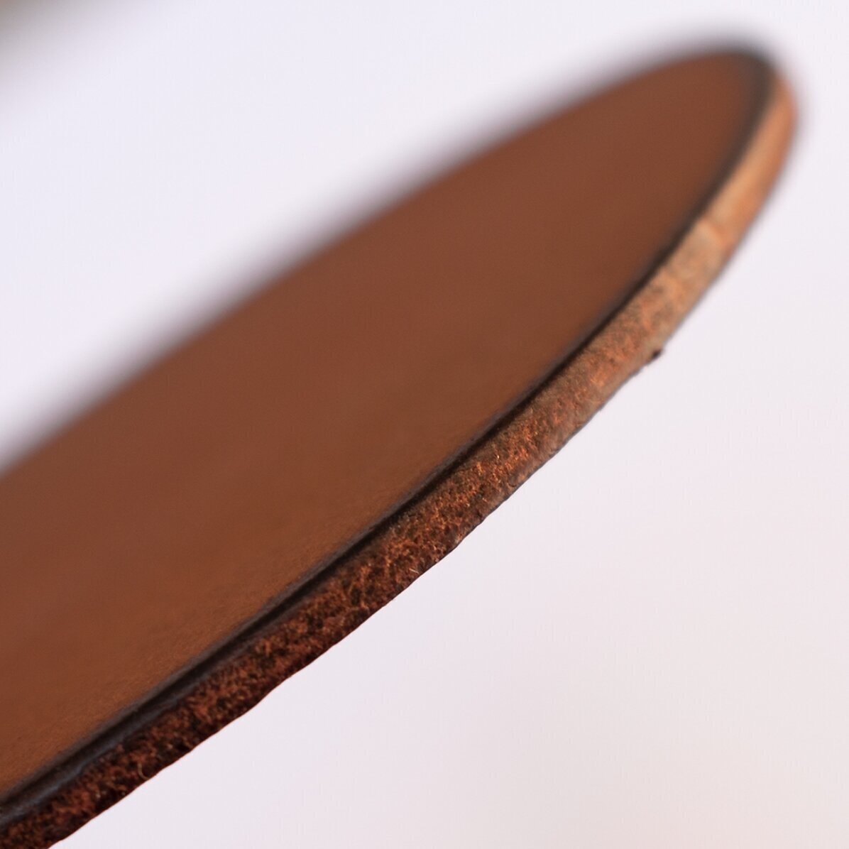 Suport pahar din piele personalizat cu monogramă și nume