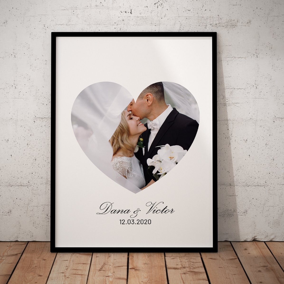 Tablou personalizat cu poză în formă de inimă și text - Te iubesc! 