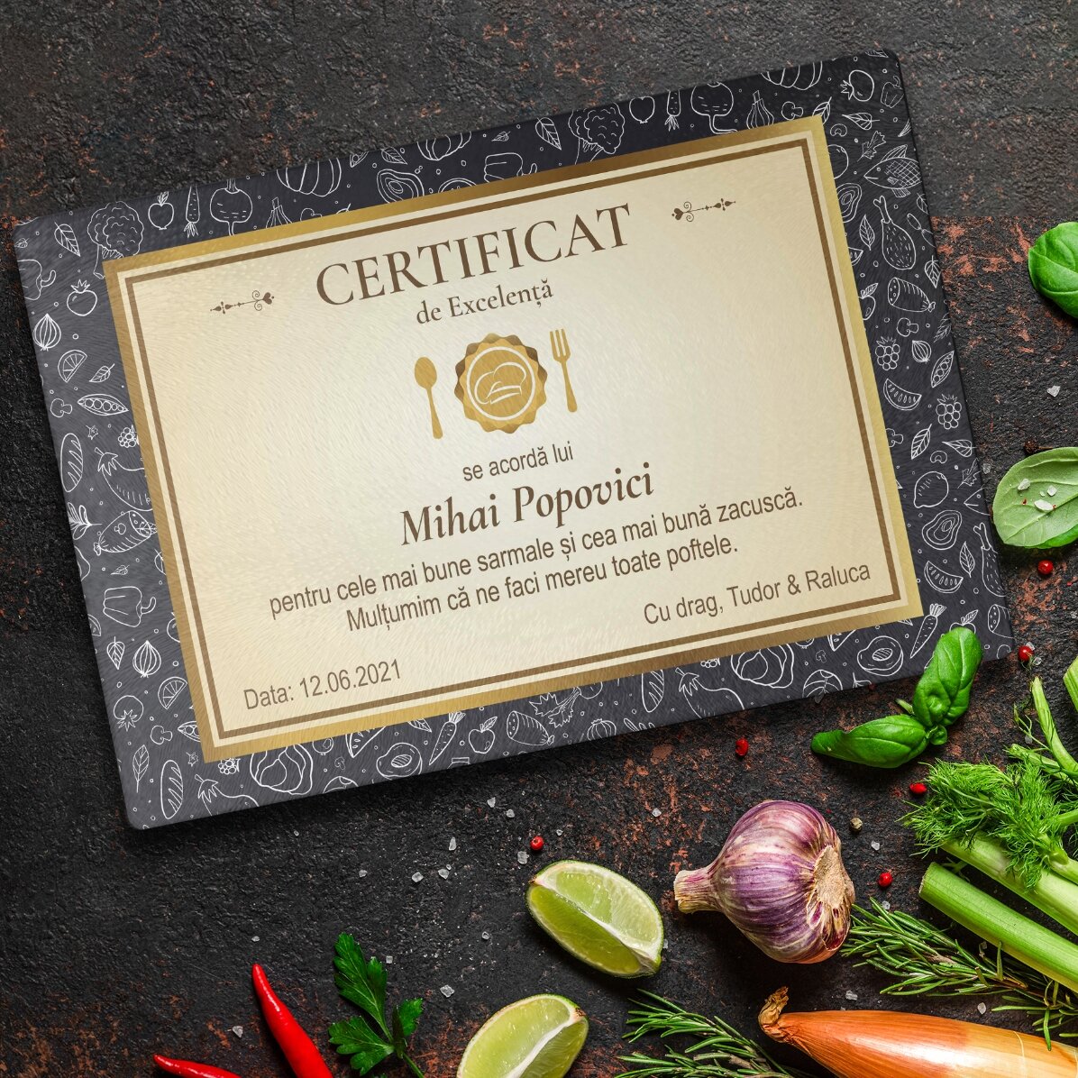 Tocător de sticlă personalizat cu text - Certificat de excelență