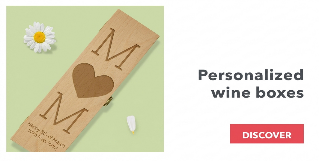 Personalised wine boxes for 8 March