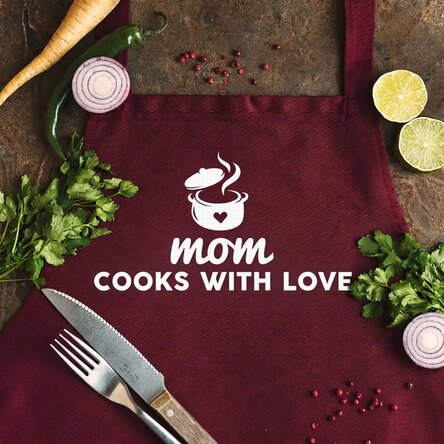 Personalised apron with text - Mum cooks with love