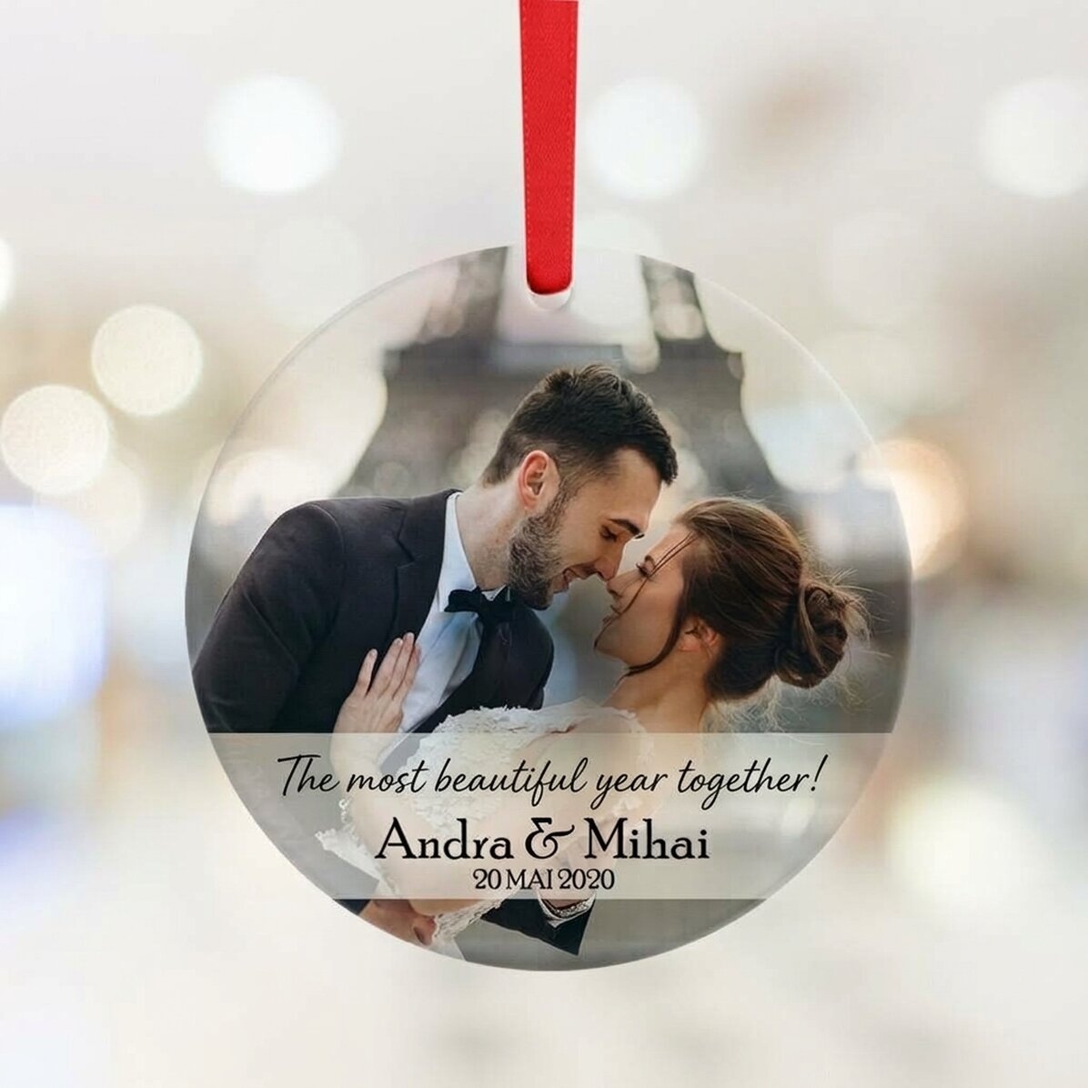 Personalised round ornament with text and photo - Celebrate love