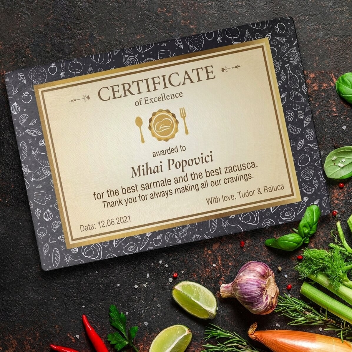 Personalised glass cutter with text - Certificate of excellence