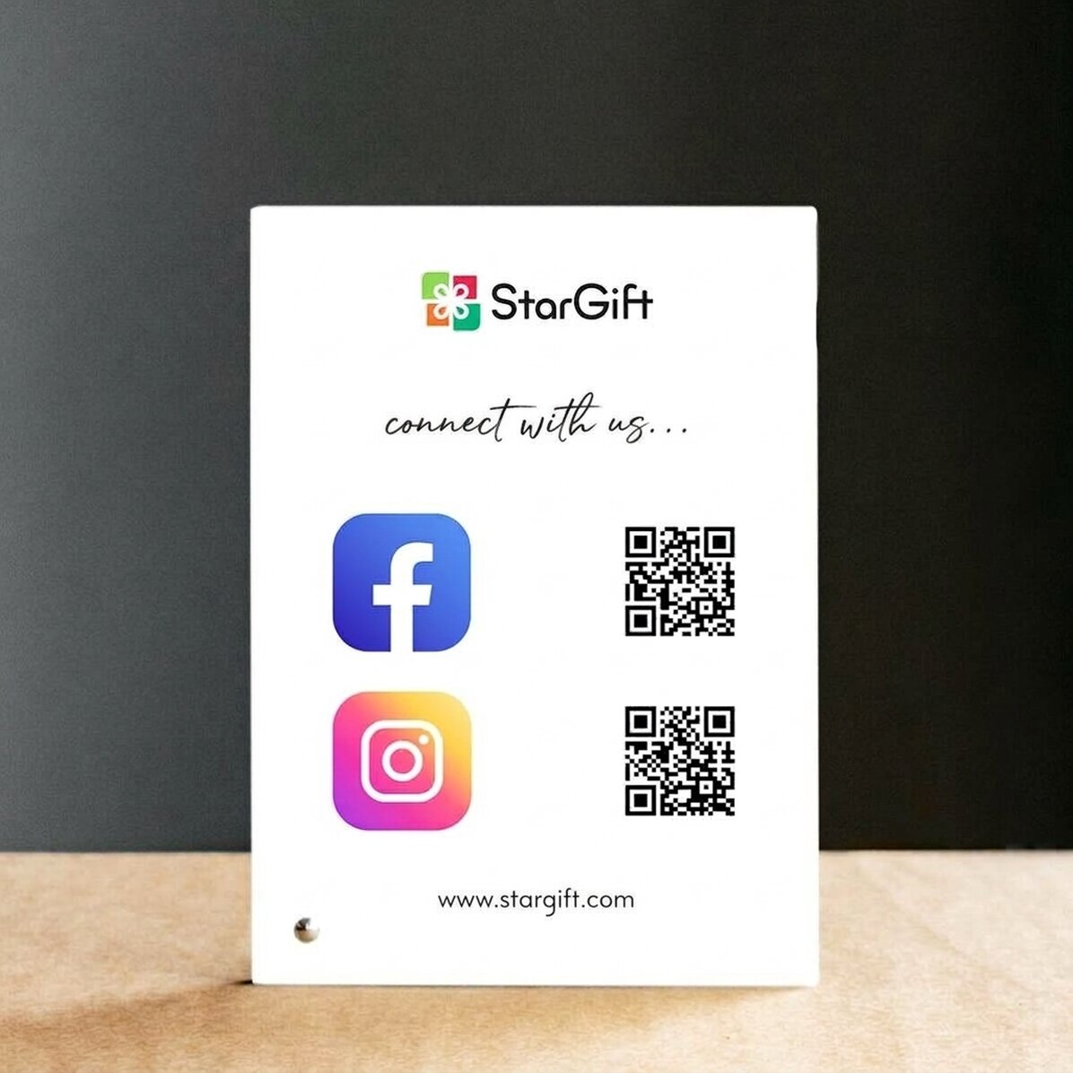 Personalised desk photo frame with text and QR codes - Social Media
