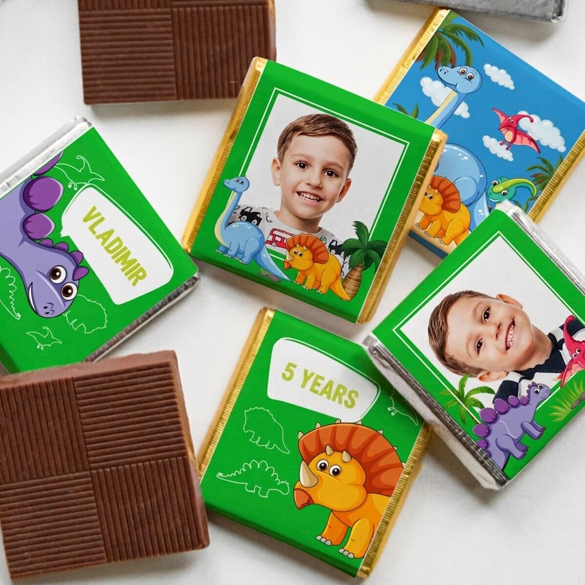 Set of 5 mini chocolates personalised with photos and text - Dinosaurs