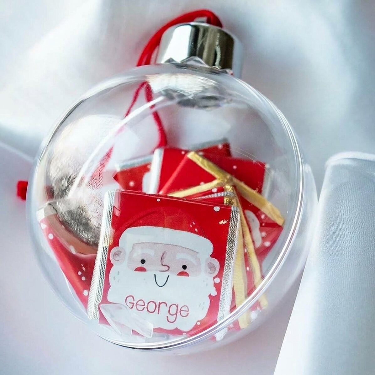 Globe with 10 mini chocolates personalised with names - Father Christmas