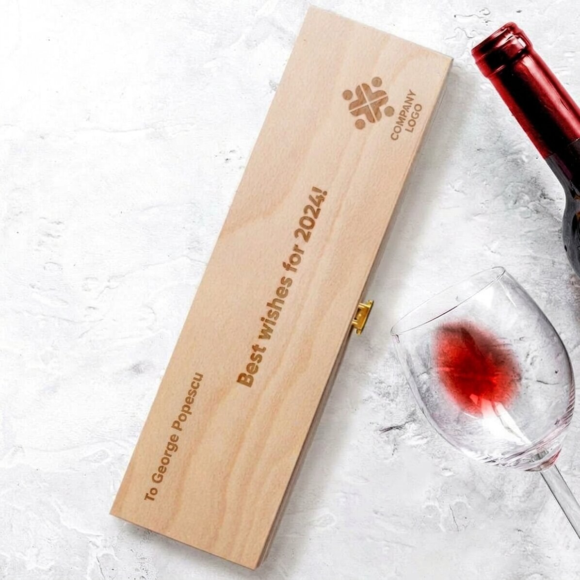 Personalised wine box with logo and message