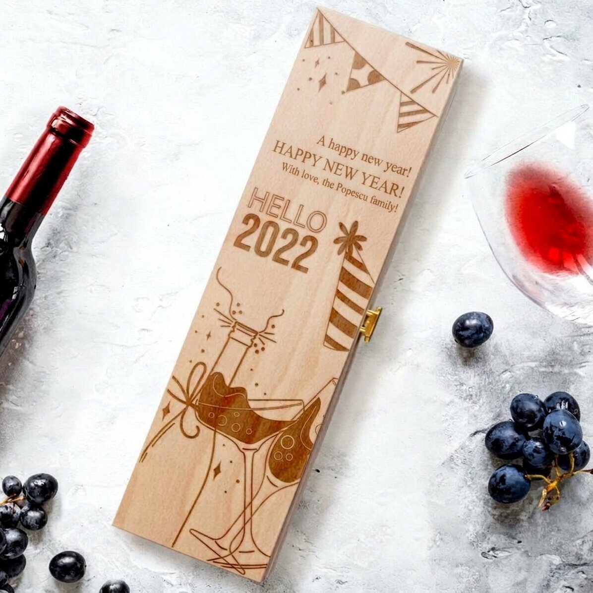 Personalised wine box with the message "Happy Birthday!"