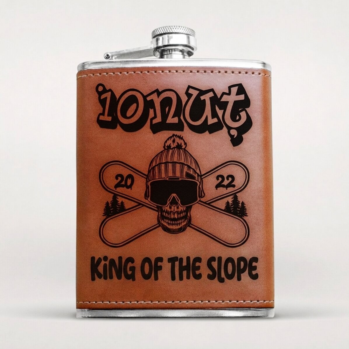 Leather-covered pocket flask personalised with name - Skull Snowboard