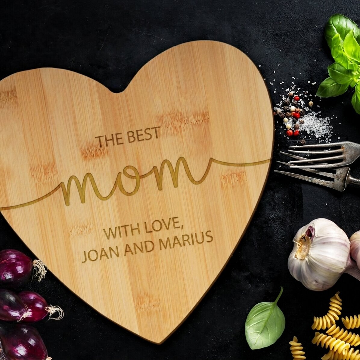 Heart-shaped chopper personalised with text - Best mum