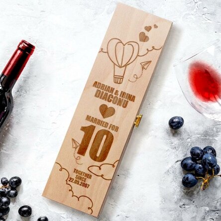 Personalised wine box for wedding anniversary