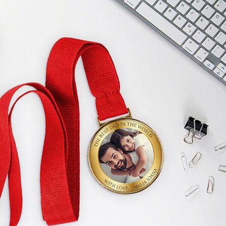 Personalised medal with a photo and text