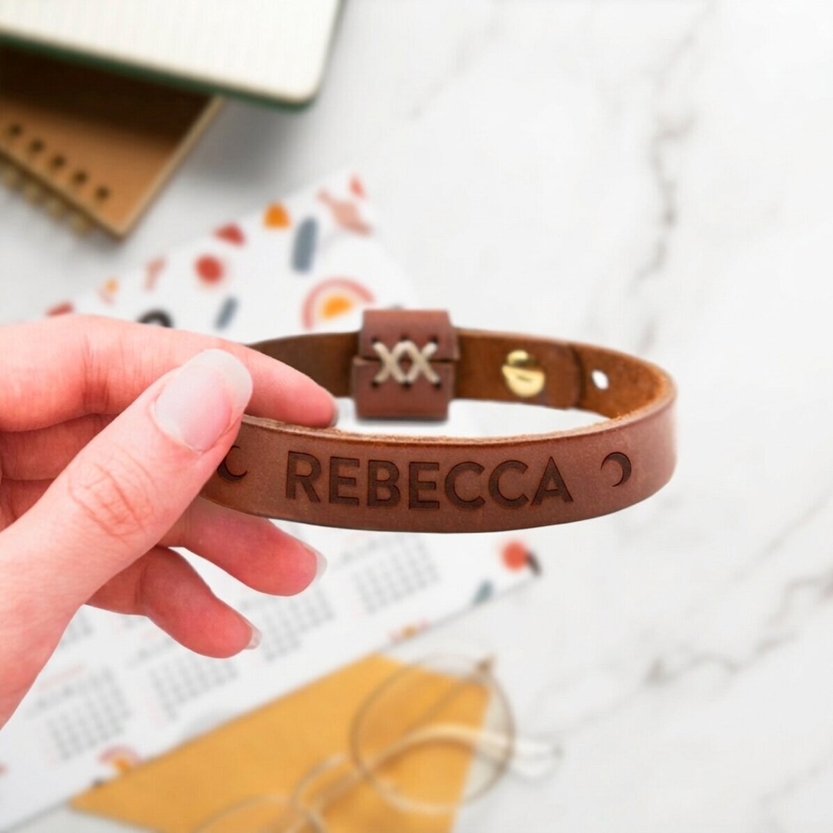 Personalised leather bracelet with name for women - Crescent moon