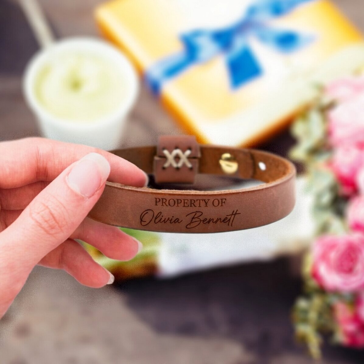 Personalised leather bracelet with message - Mrs