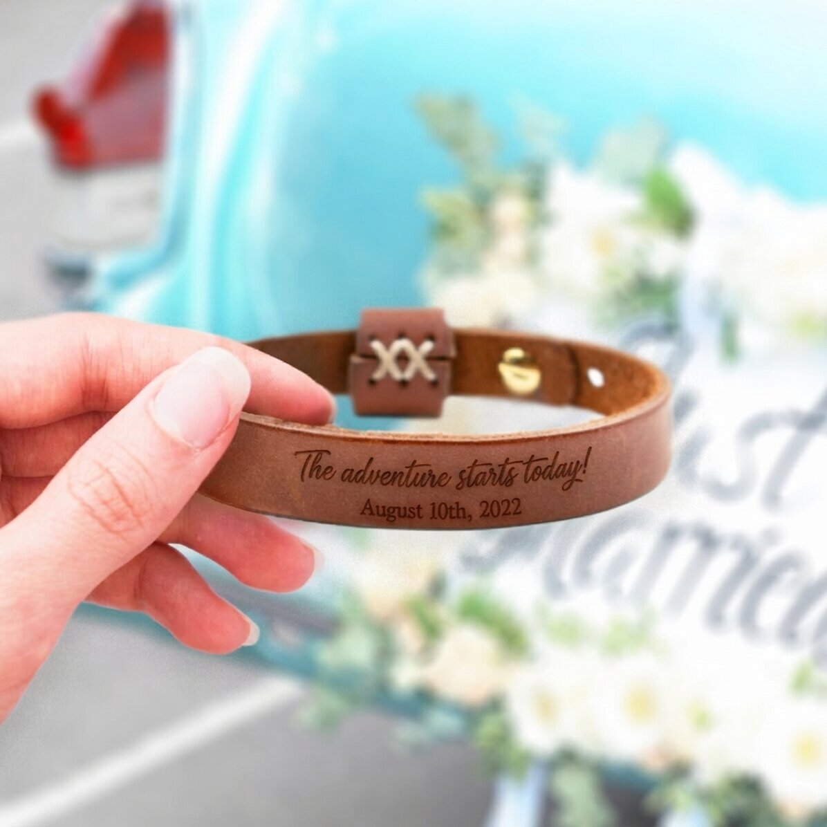 Personalised leather bracelet with message - The adventure starts today!