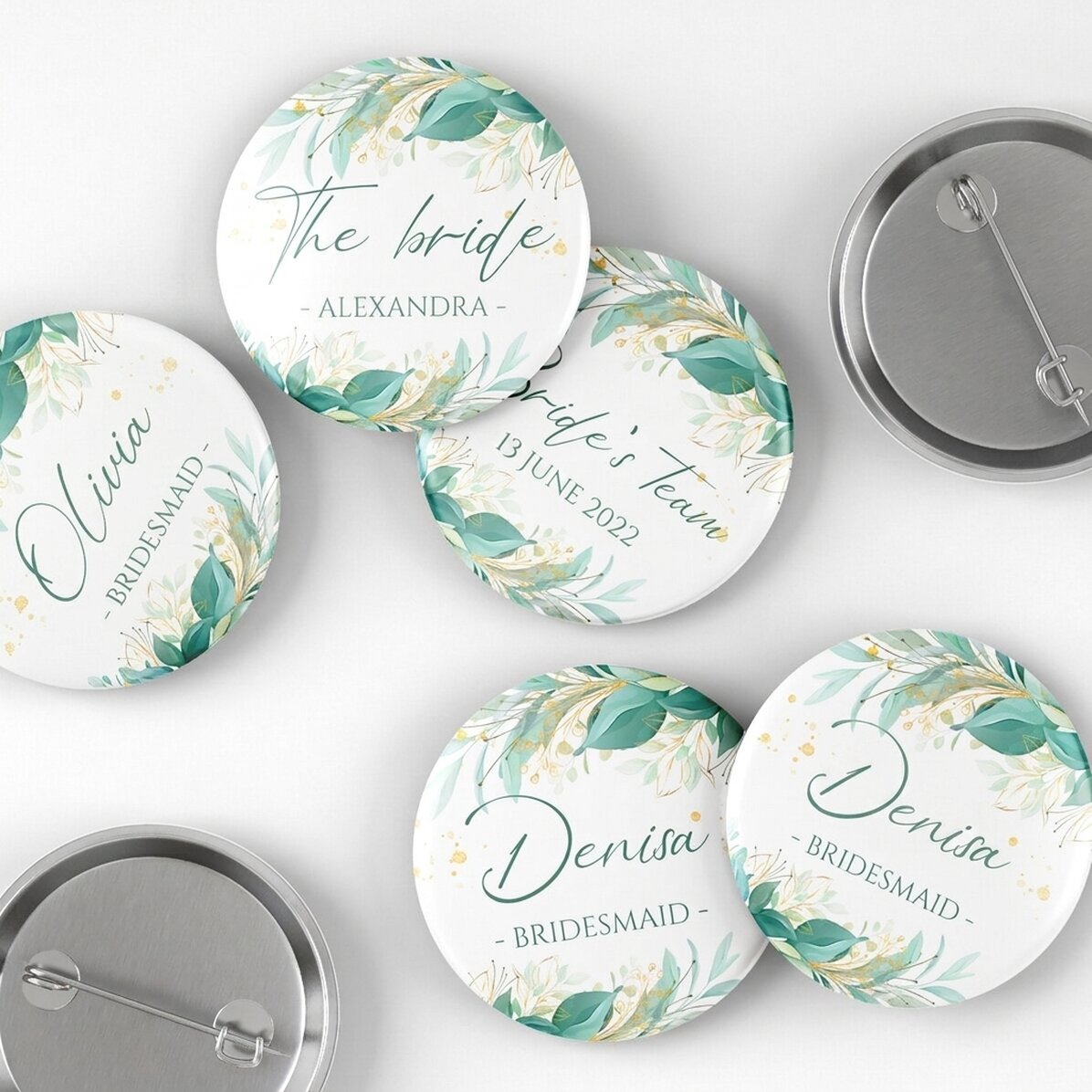 Personalised badge with text for the bride and bridesmaids