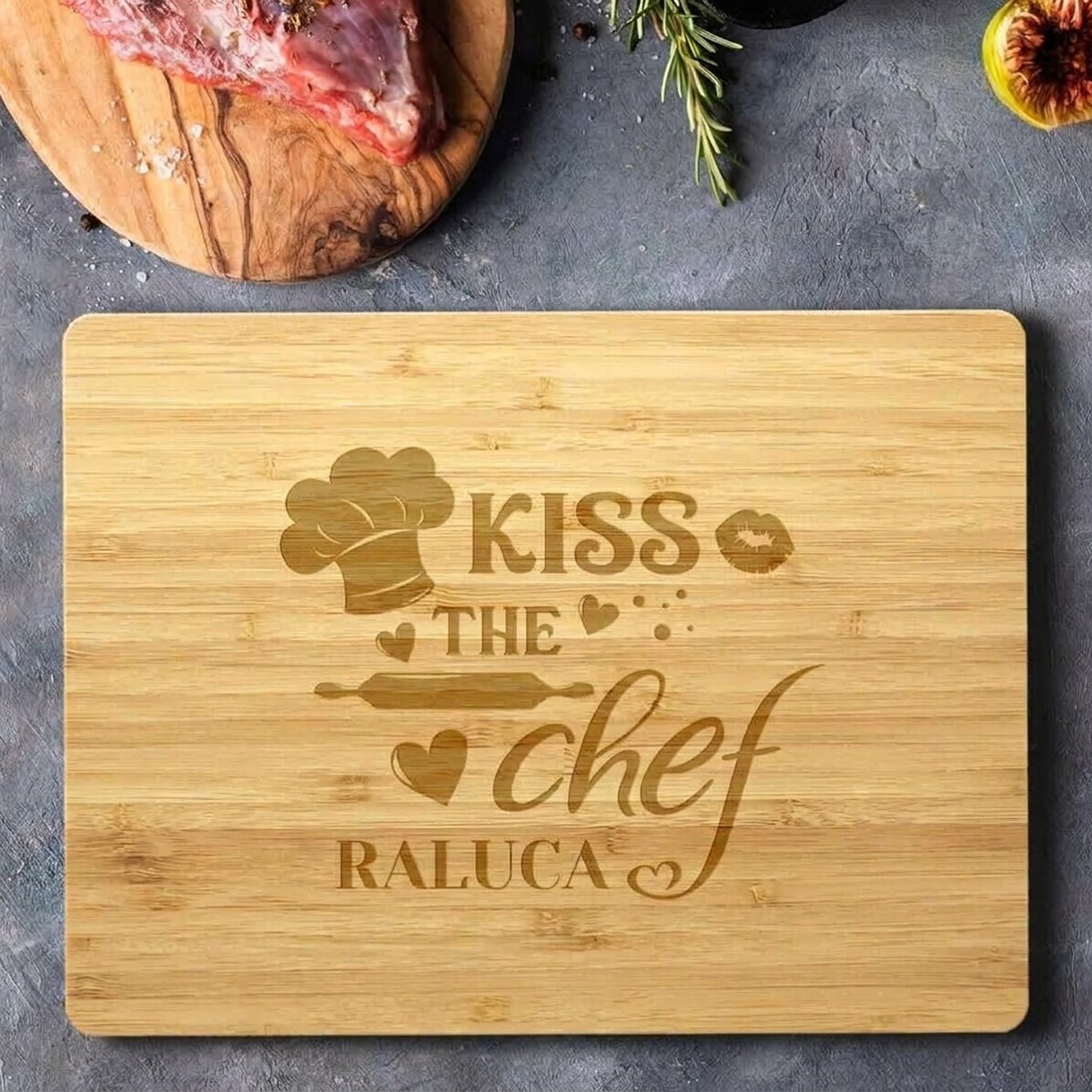 Customised rectangular bamboo chopping board with text - Kiss the chef
