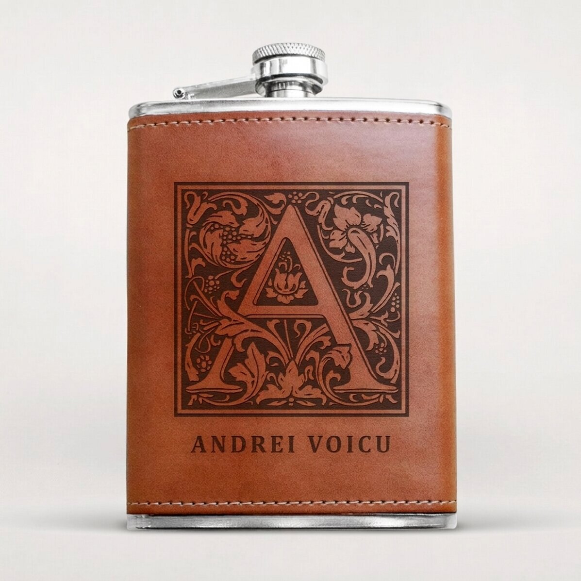 Leather-covered pocket flask personalised with text - Monogram and name
