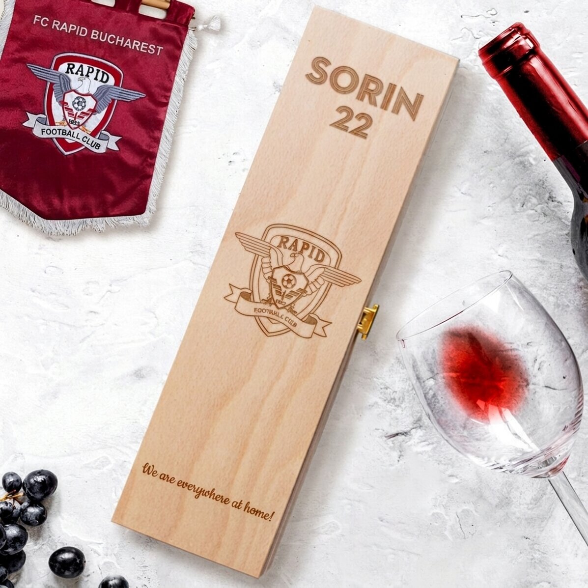 FC Rapid wine box personalised with name and message