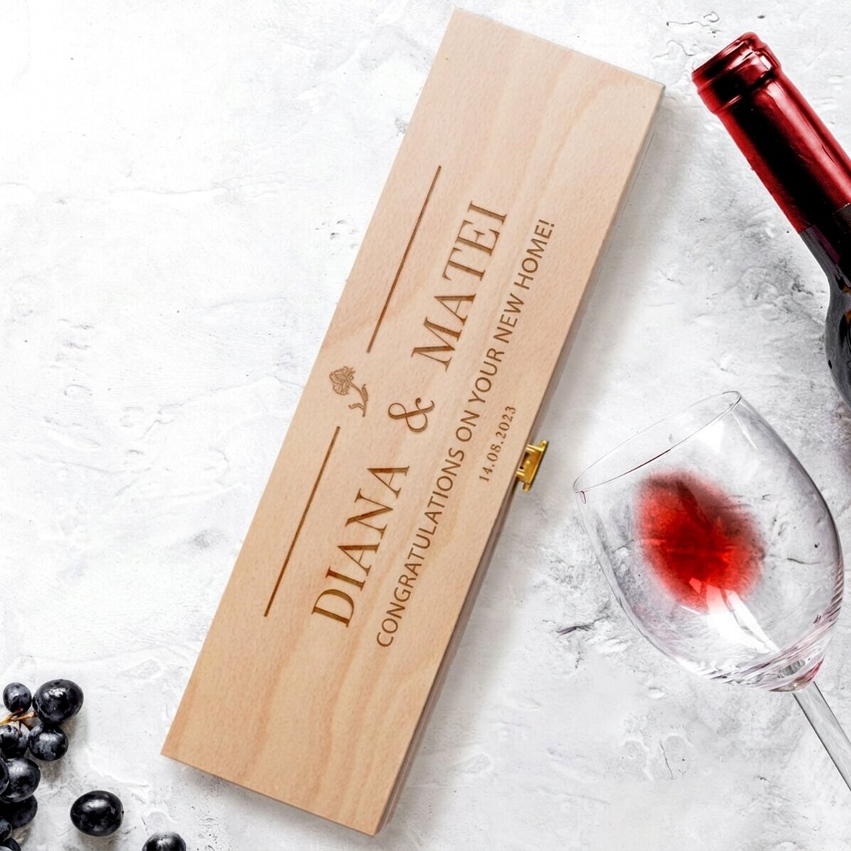 Personalised wine box - Newlyweds