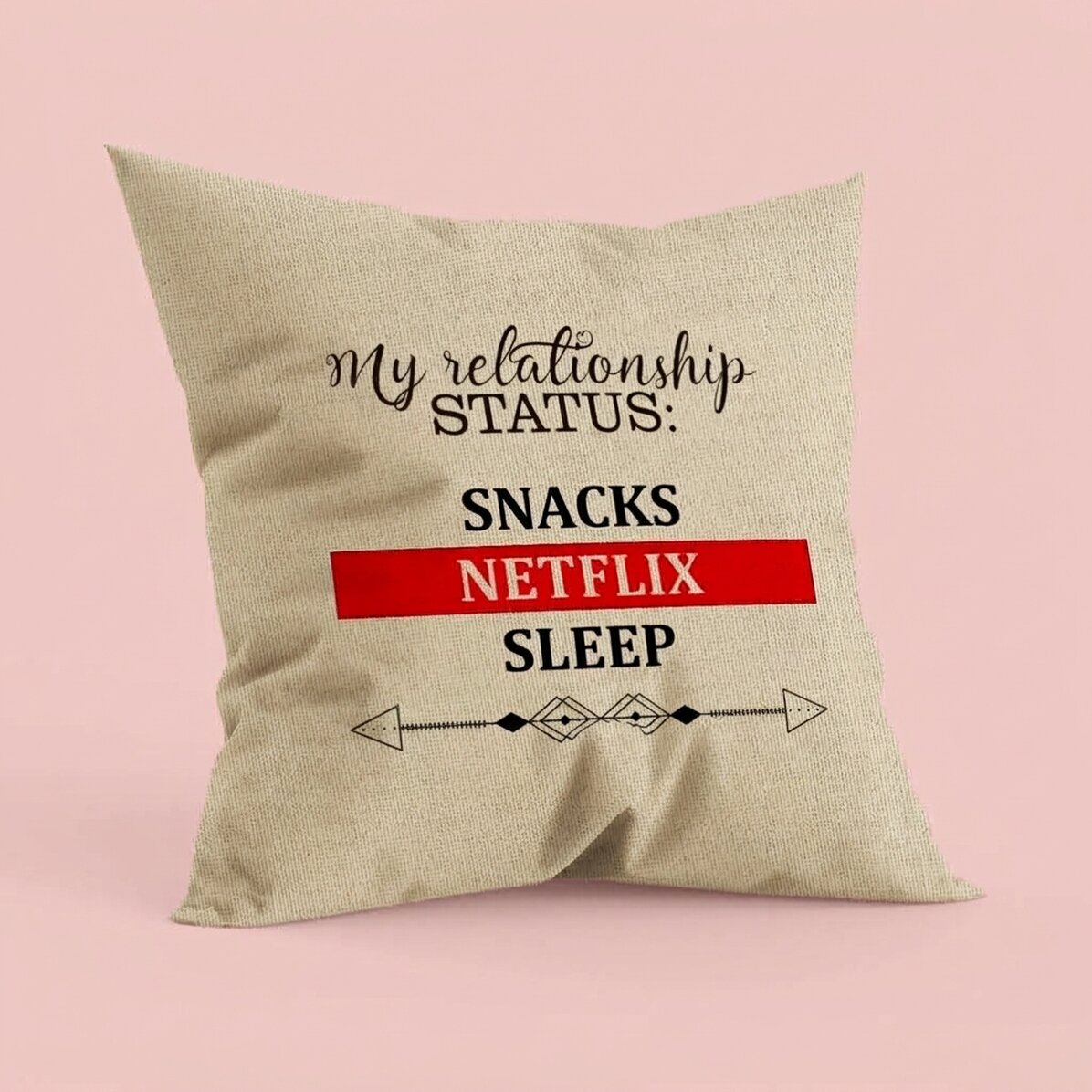 Personalised cushion with text - Relationship status - In