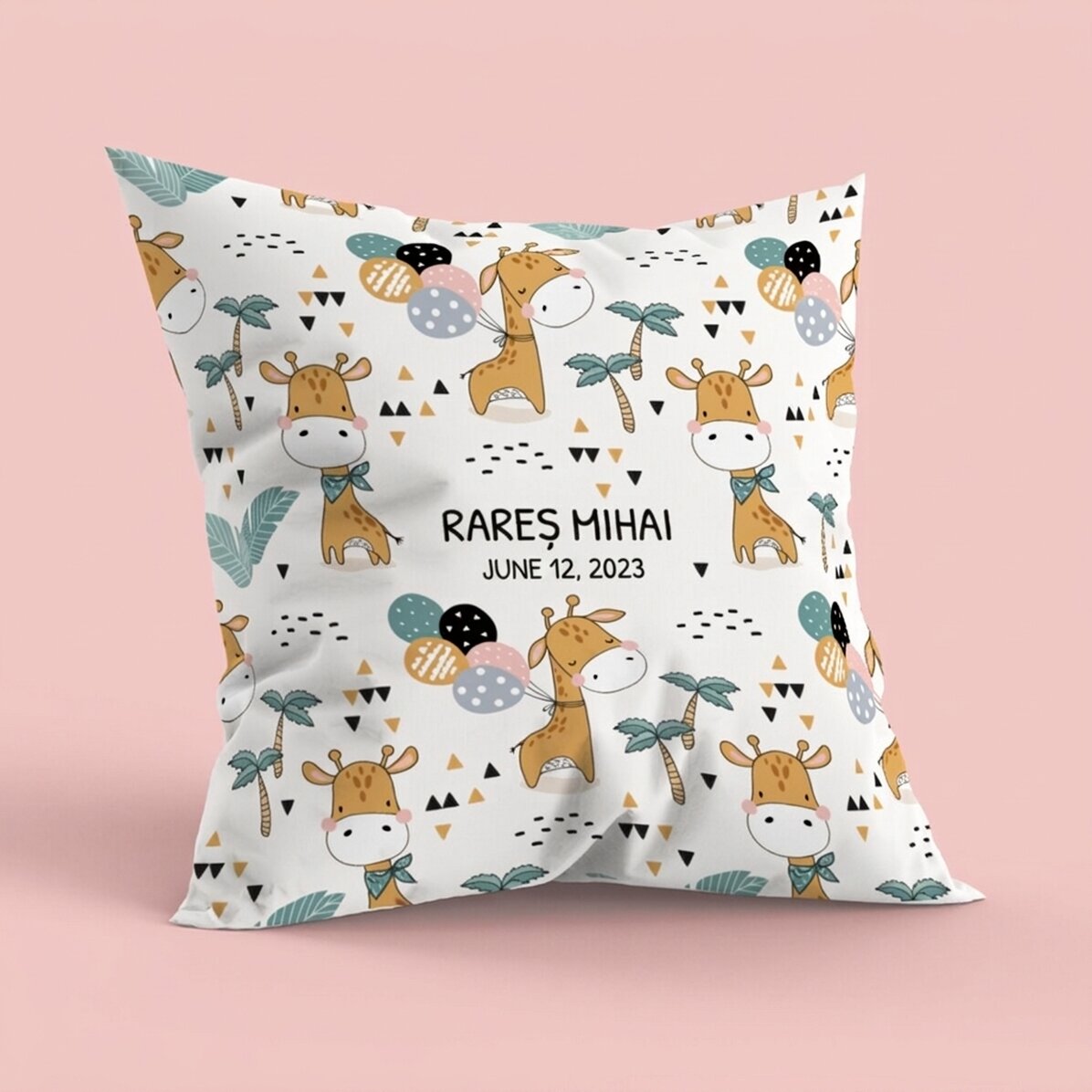 Personalised cushion with name, large size - Giraffe