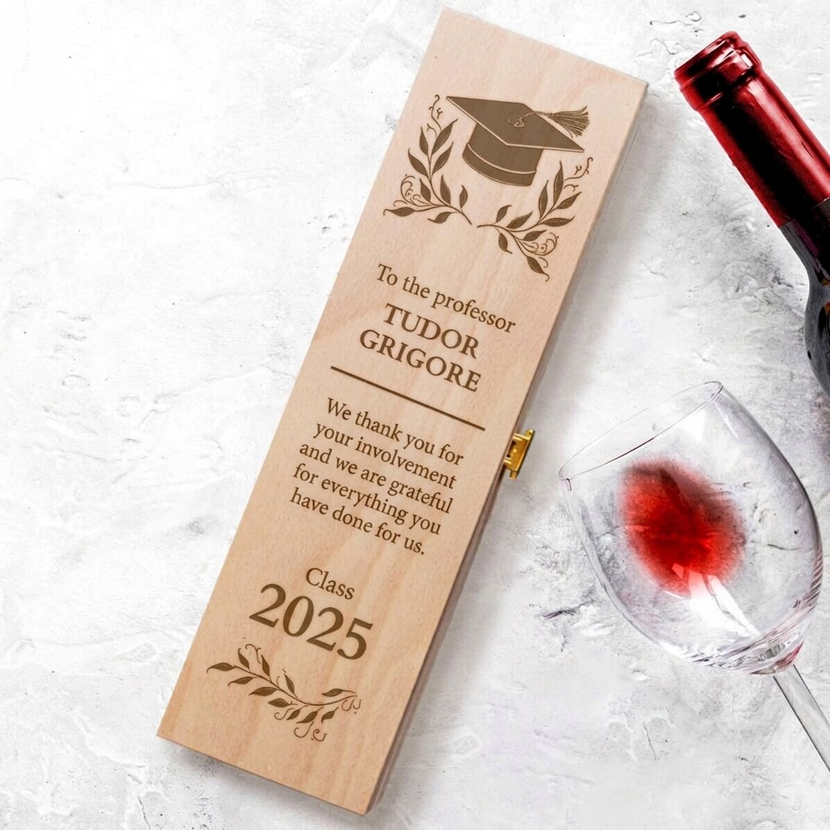 Personalised wine box with text - Graduation