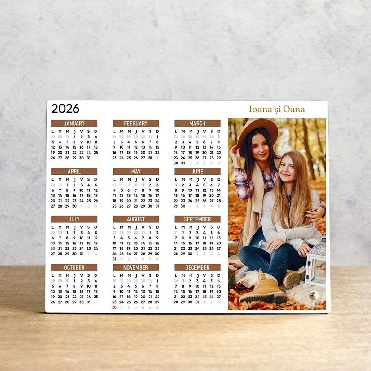 Personalised desk photo frame with a photo, text and calendar