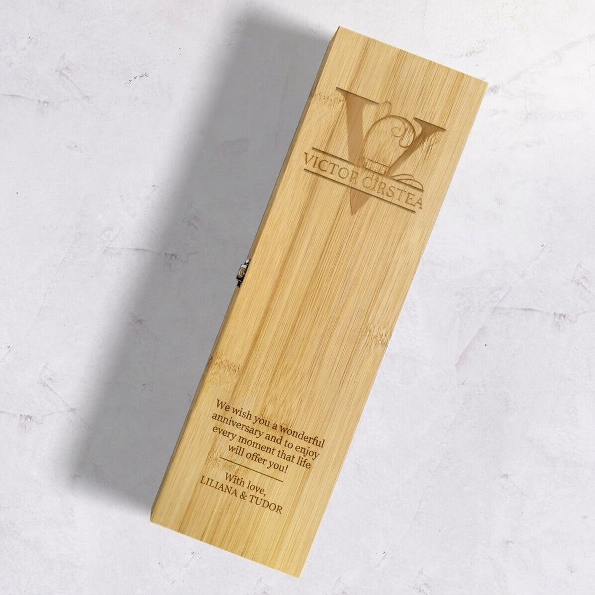Bamboo wine box with accessories, personalised with monogram and message
