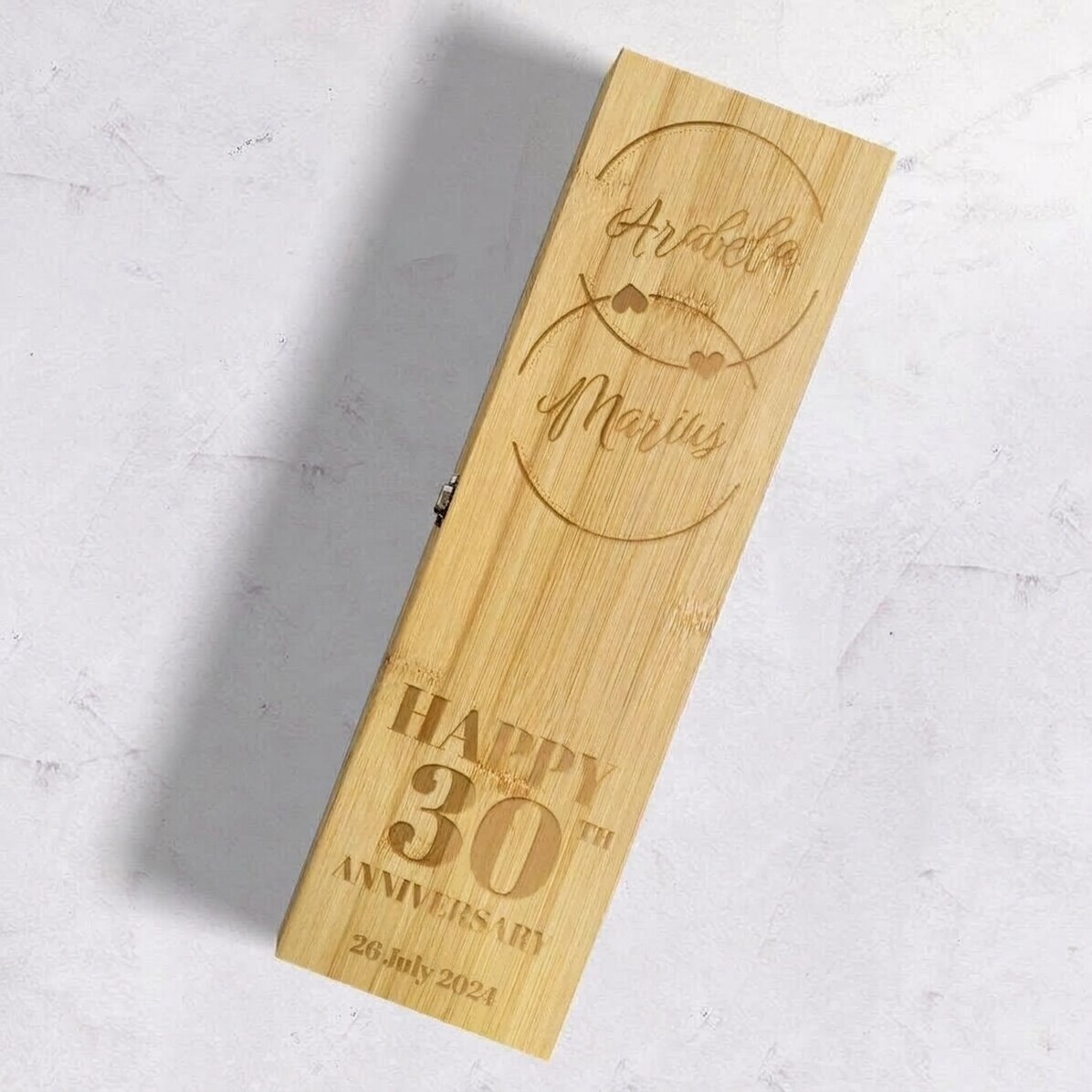 Bamboo wine box with accessories, personalised with a message - Anniversary