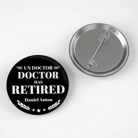 Personalised badge with message for retirees