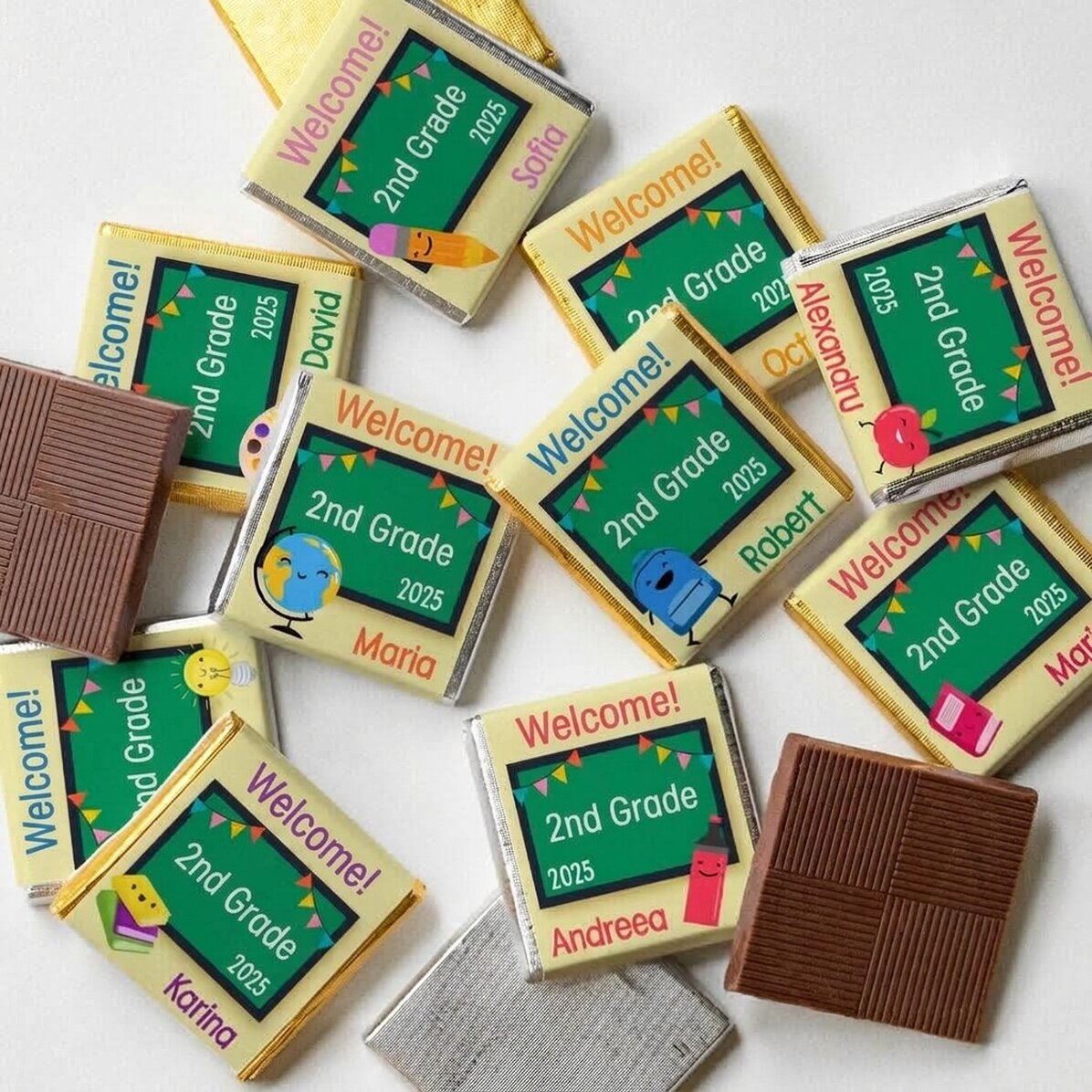 Set of 10 mini chocolates personalised with text - Welcome!
