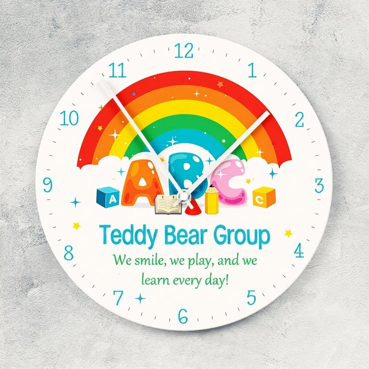Personalised clock with text - Kindergarten