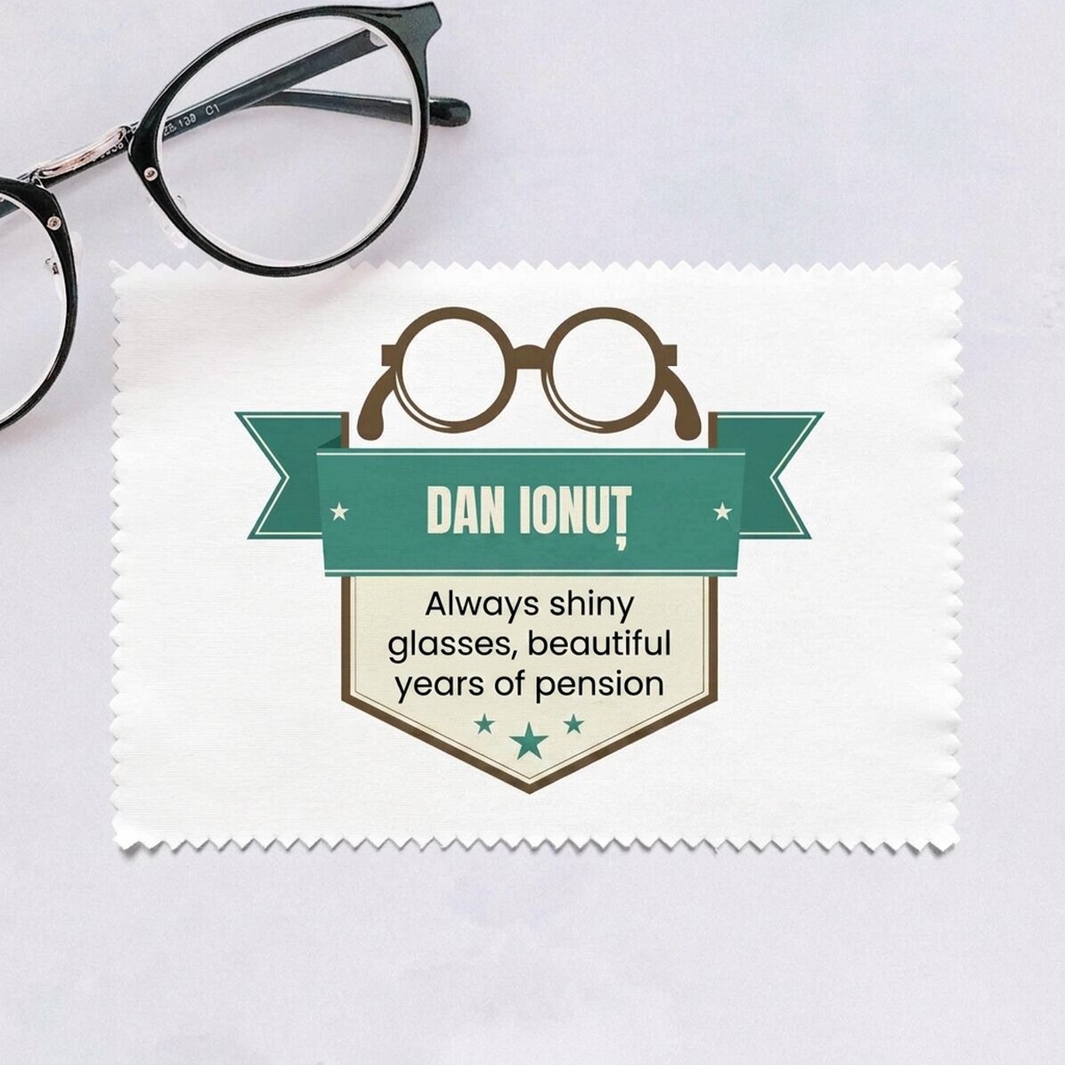 Personalised cloth for cleaning screens/glasses - Retirement