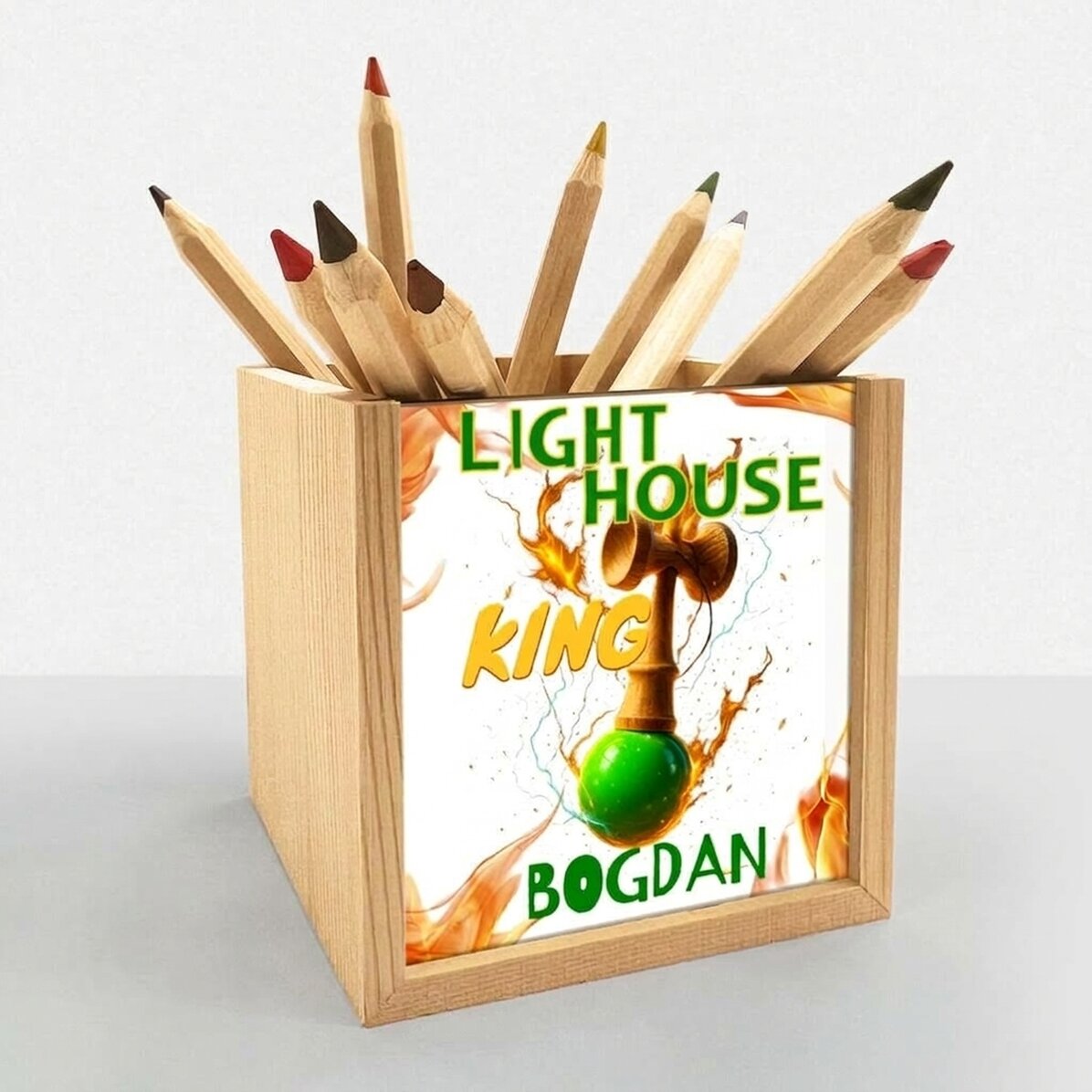 Personalised pencil holder with text - Lighthouse King