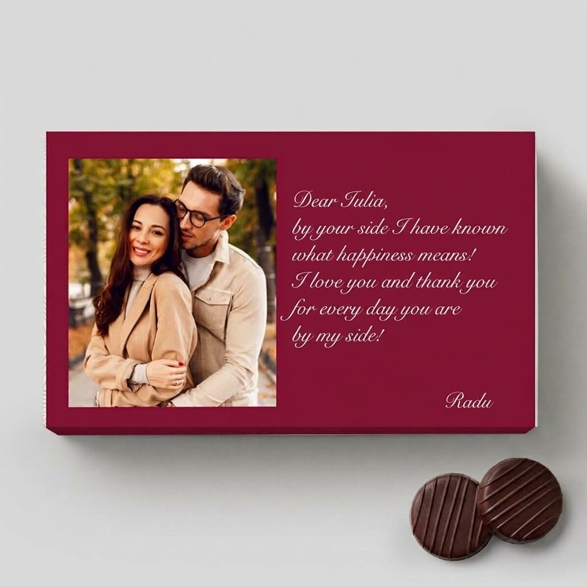 Box of cream-filled sweets, personalised with a photo and a message