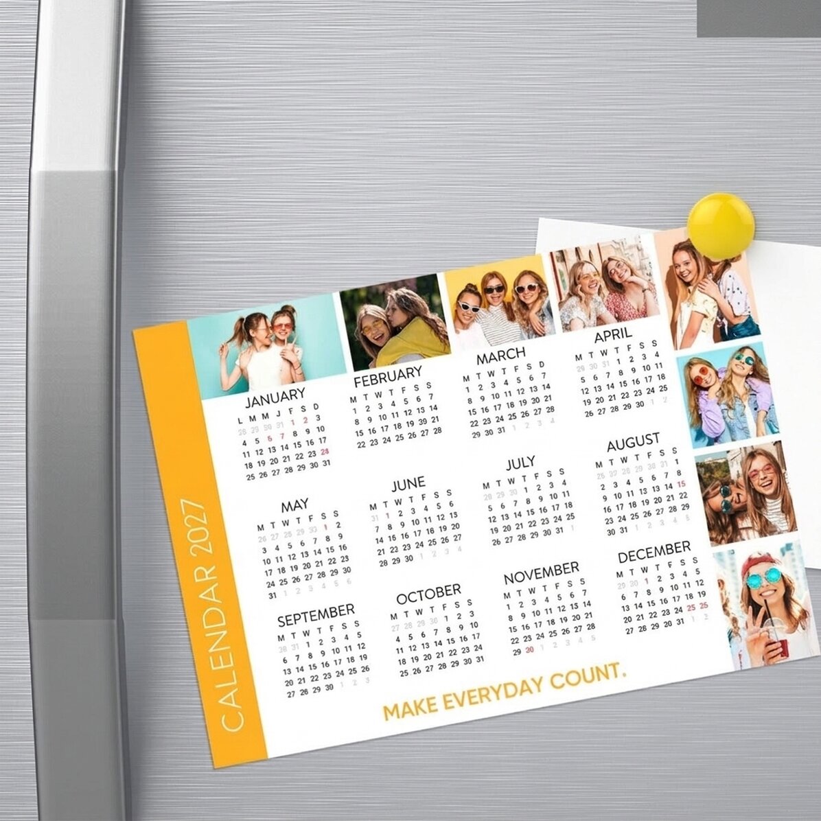 Personalised magnetic calendar with 8 photos and a message