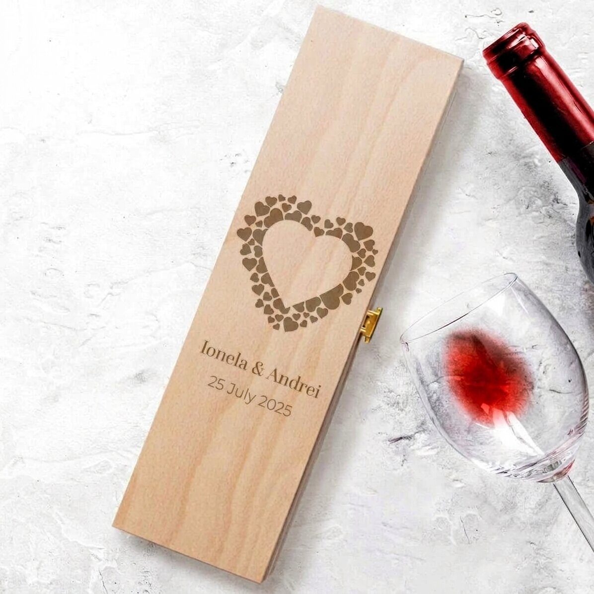 Personalised wine box - heart design