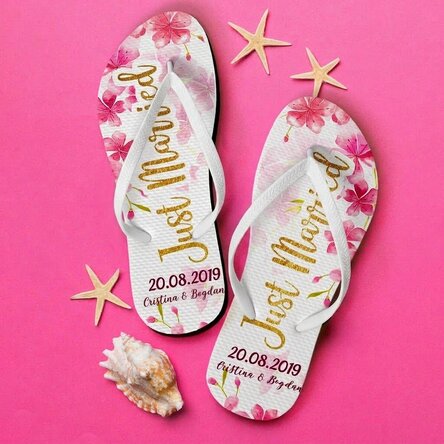 Personalised flip-flops with text - Just Married