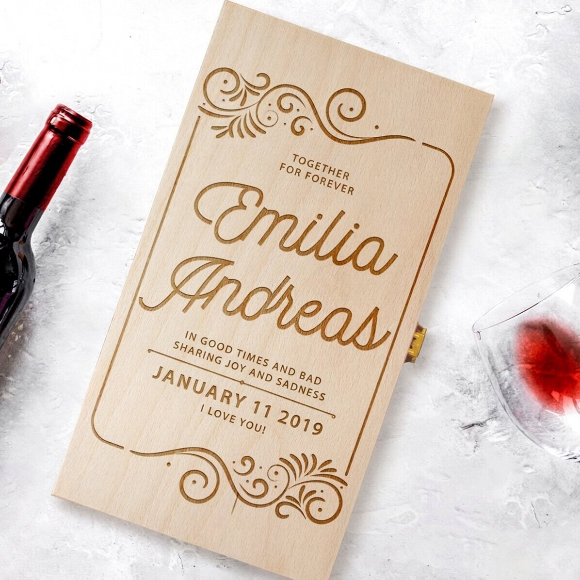 Personalised wine box for two bottles - Message for the bride and groom