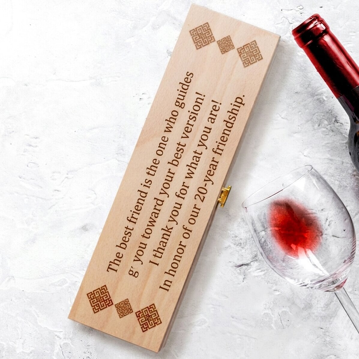 Personalised wine box with text - Friendship anniversary