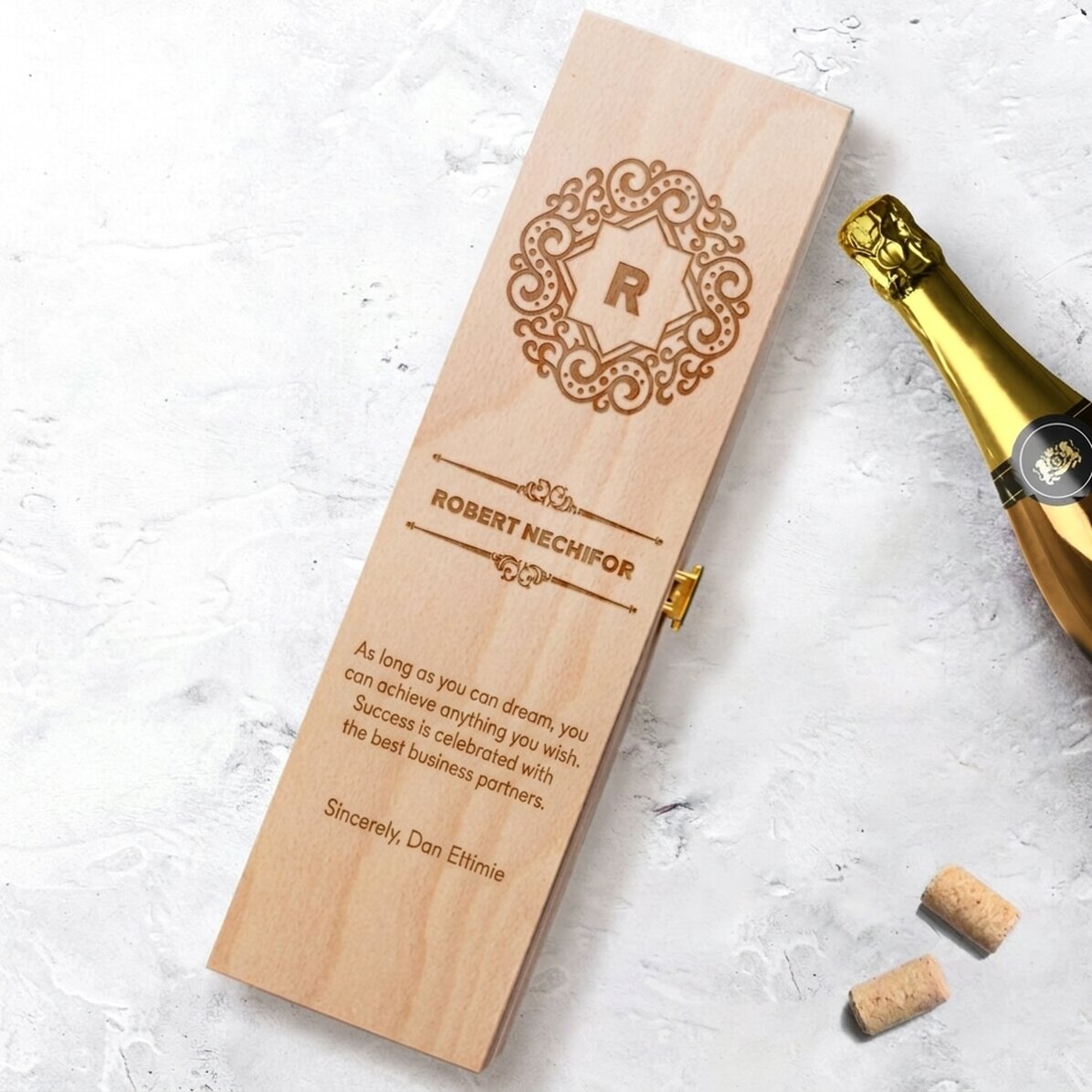 Personalised sparkling wine box - Initial and name