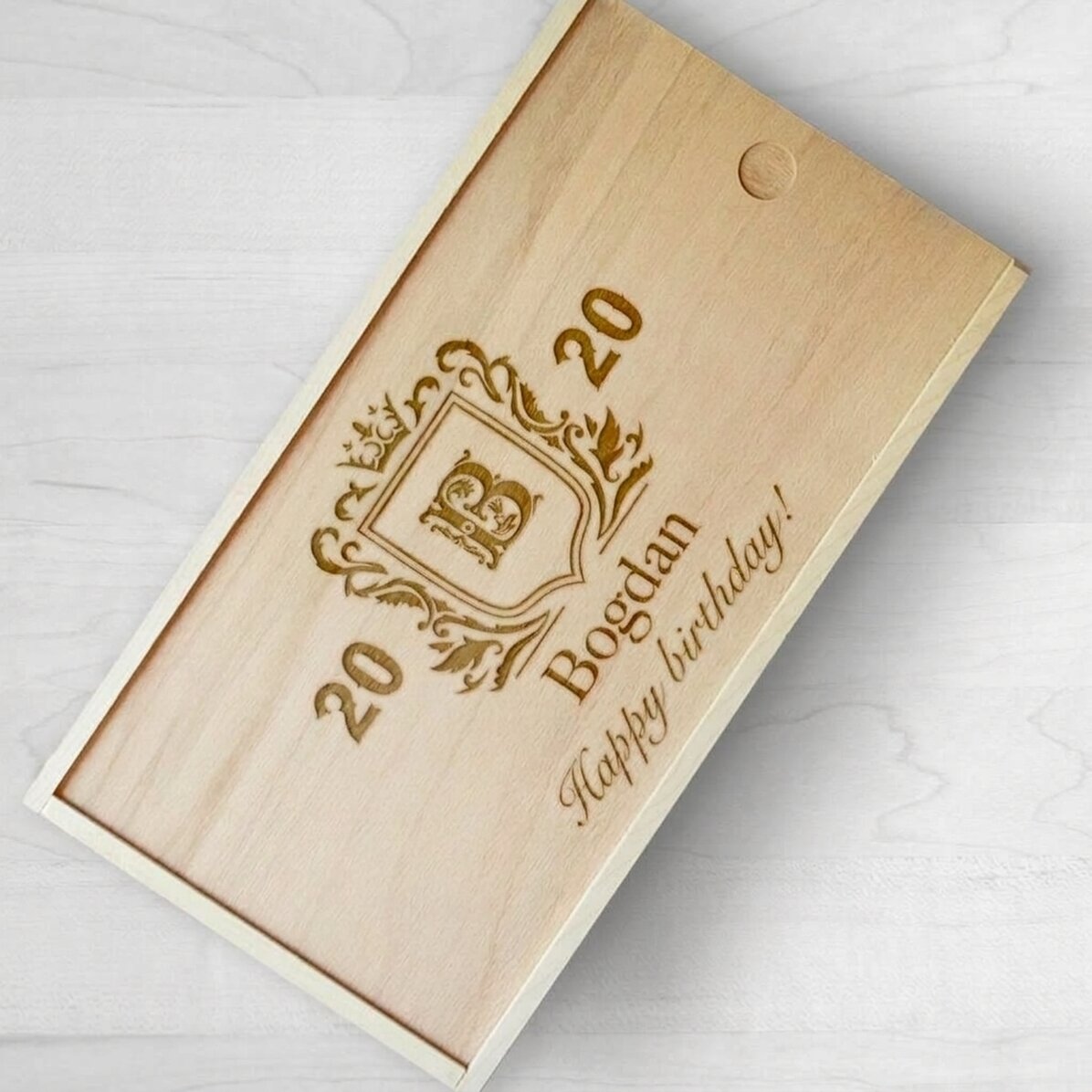 Personalised wooden gift box - Coat of arms