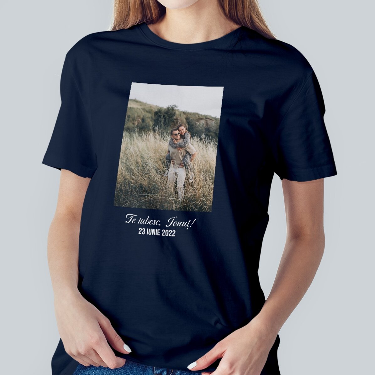 Tricou din bumbac personalizat cu o poză tip portret și text