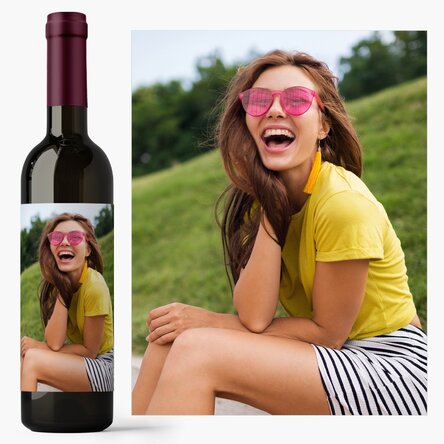 Personalised wine with a photo